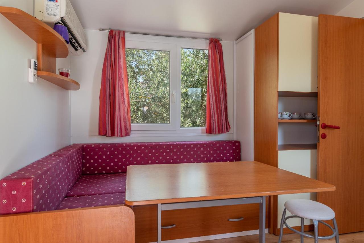 'Olive Grove' Camping House-Near The Beach Divulje Екстер'єр фото