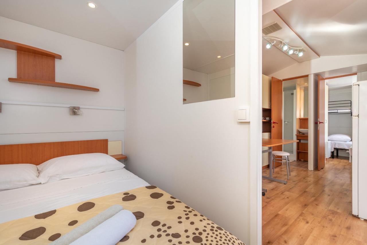'Olive Grove' Camping House-Near The Beach Divulje Екстер'єр фото